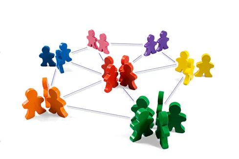 Se Duplican las empresas con presencia en redes sociales facebook, twitter, entro otros
