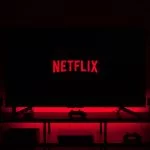 Teléfono en la playa y Netflix en el campamento: en verano, las redes corren el riesgo de sobrecalentarse